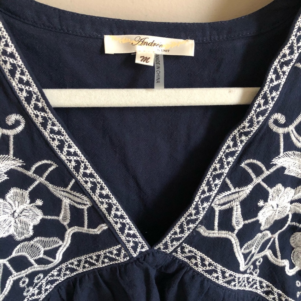 Andre by Unit Embroidered Tassel Sleeves Top - Picture 4 of 4